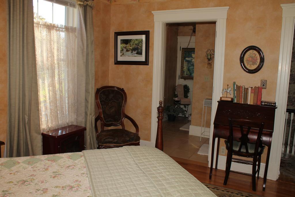 The Sleigh Maker Inn Bed And Breakfast Westborough Phòng bức ảnh