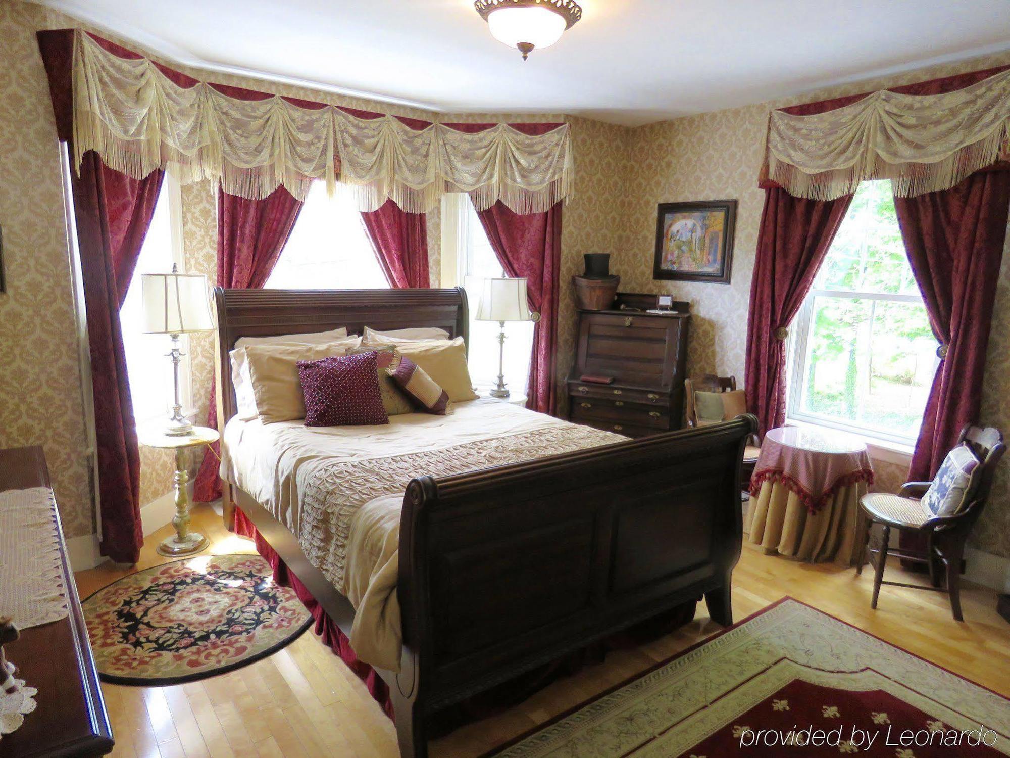 The Sleigh Maker Inn Bed And Breakfast Westborough Ngoại thất bức ảnh